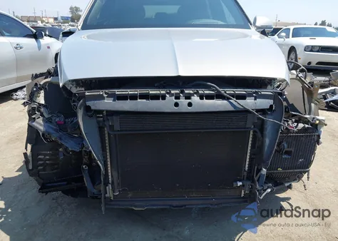 2017 Bentley Bentayga W12/W12 First Edition z USA, uszkodzony, nr VIN SJAAC2ZV7HC015855